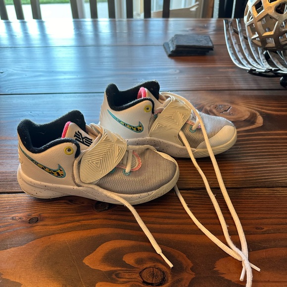 11.5c Nike shoes. Great condition. Minimal wear - Picture 1 of 3